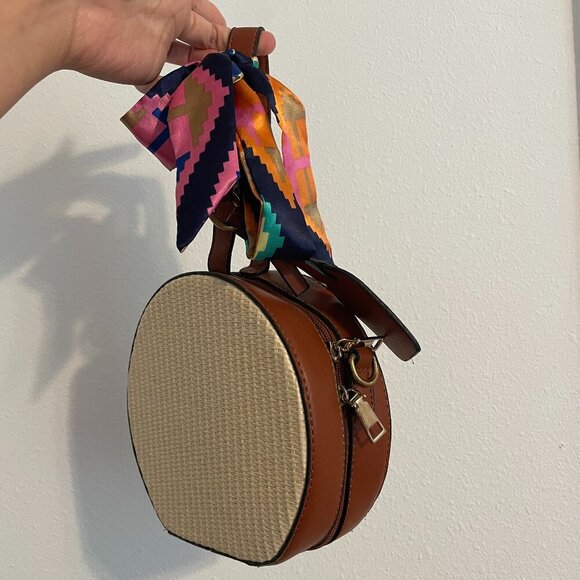 small basket hand bag - Picture 1 of 5
